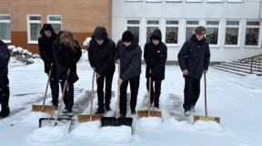 Что делать если вашего ребенка отправляют разгребать сугробы