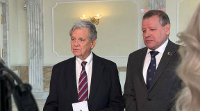 Из нескольких колоний вывезли часть политзаключенных. Переговоры Коула с Лукашенко длились более двух часов