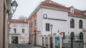 Конвейер репрессий. ЕГУ признали «экстремистской организацией». Осудили вернувшуюся из Польши SMM-специалистку. По возвращении из Грузии задержали фотографа