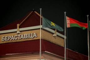 «Забрали семью, которая долго не была в Беларуси». «Странный» допрос на границе