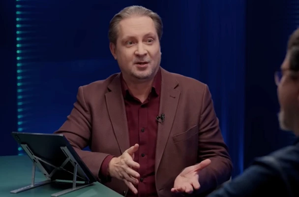 «Кэгэбэшная разработка испортилась». Чалый задался вопросом, куда подевался мобильный Лукашенко