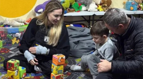 Война, 5 ноября. Анджелина Джоли привезла гуманитарную помощь в Херсон. Путин наградил одиозных церковников из Беларуси