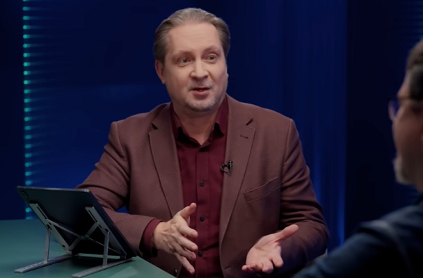 «Кэгэбэшная разработка испортилась». Чалый задался вопросом, куда подевался мобильный Лукашенко