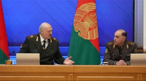 «Согласитесь, пилить на зеленых насаждениях приятнее, чем на бронежилетах»